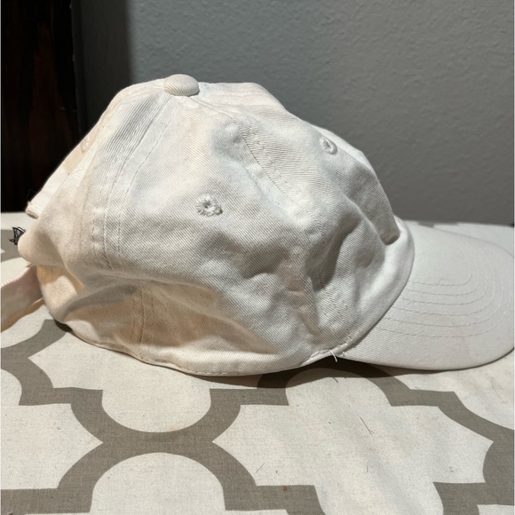 Brandy Melville butterfly white hat classic - needs some tlc - Picture 2 of 3